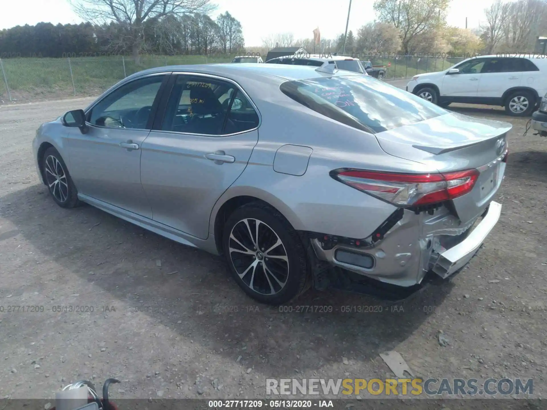 3 Photograph of a damaged car 4T1B11HKXKU745816 TOYOTA CAMRY 2019