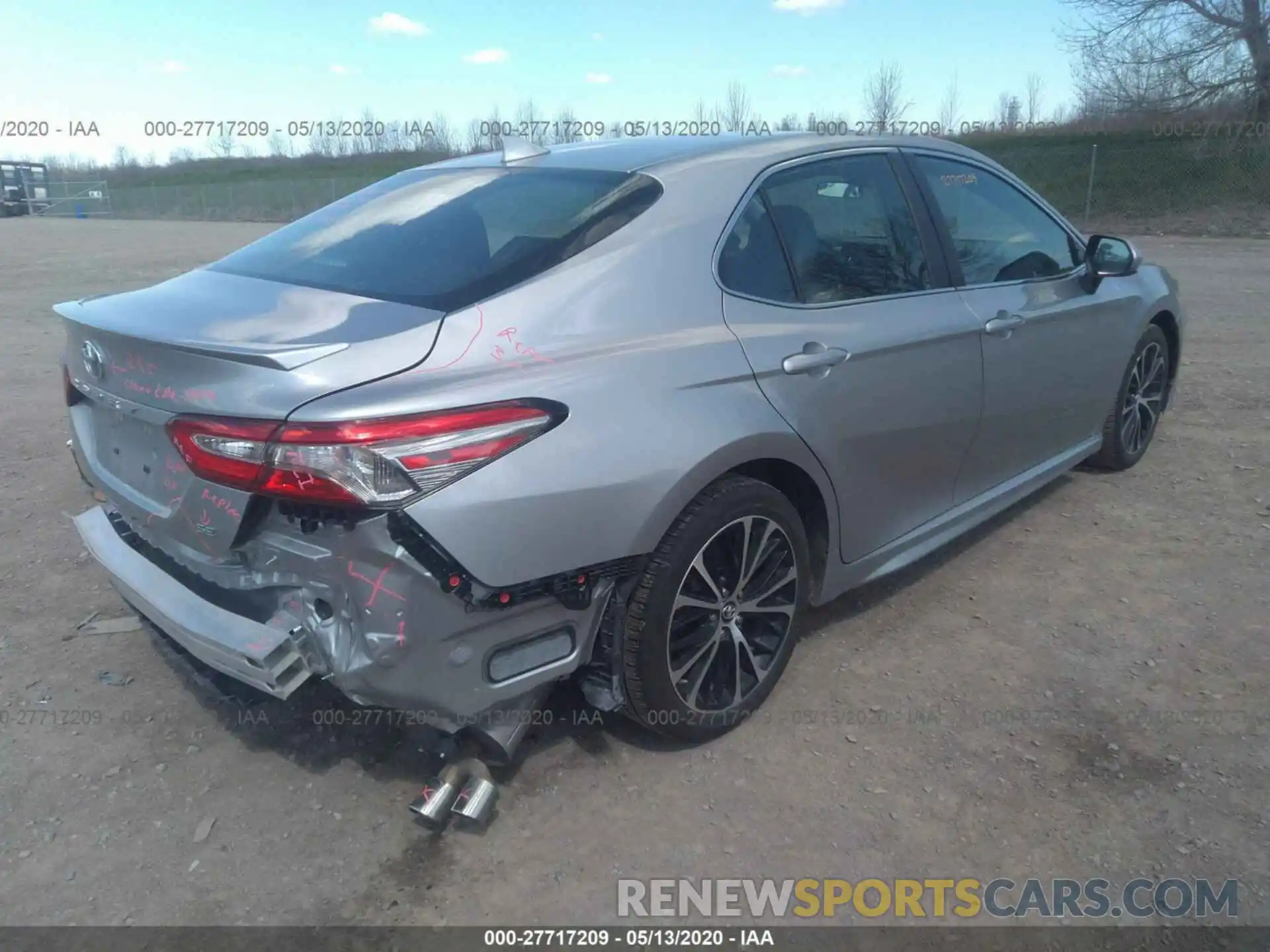 4 Photograph of a damaged car 4T1B11HKXKU745816 TOYOTA CAMRY 2019