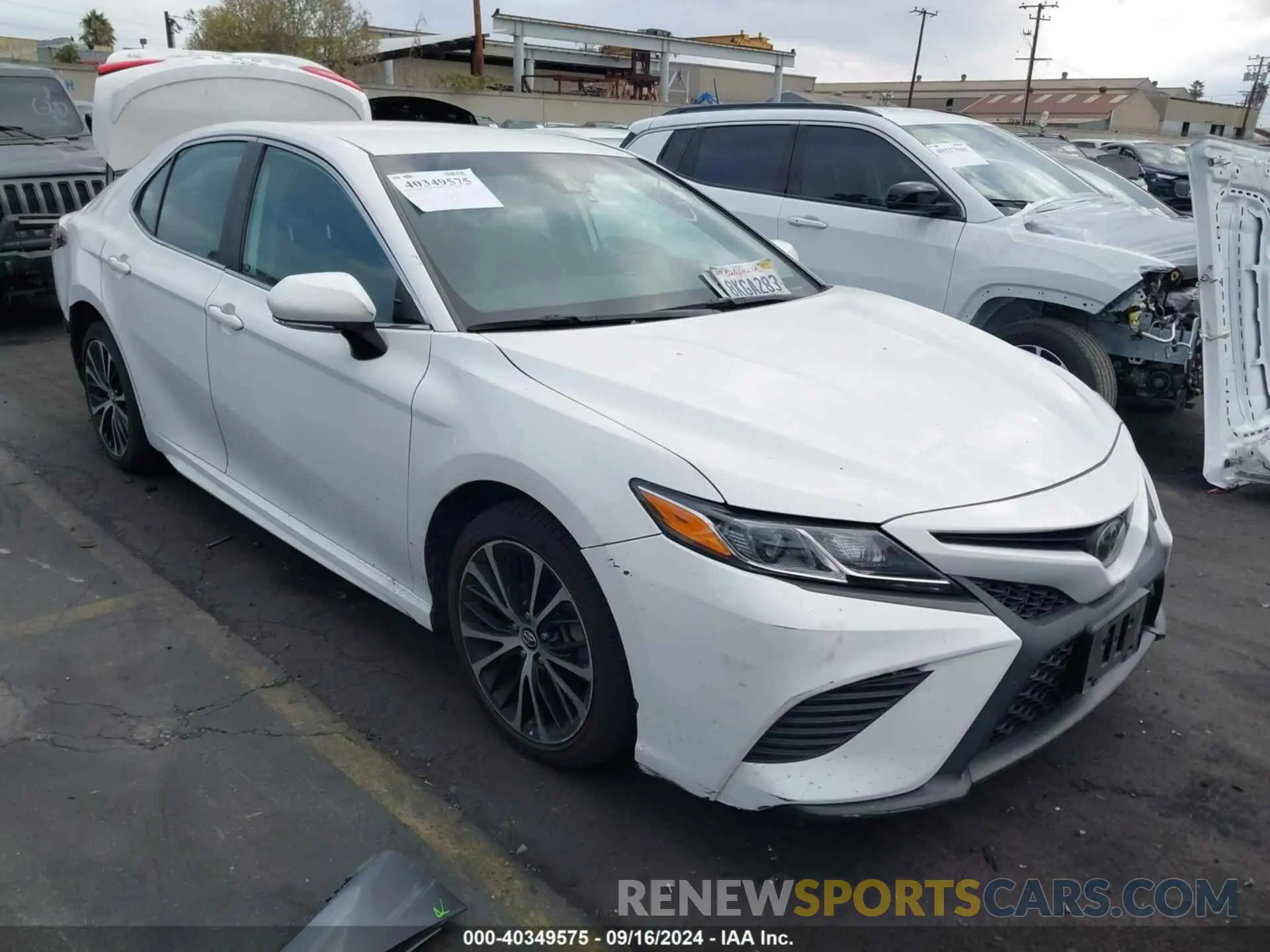 1 Photograph of a damaged car 4T1B11HKXKU747114 TOYOTA CAMRY 2019