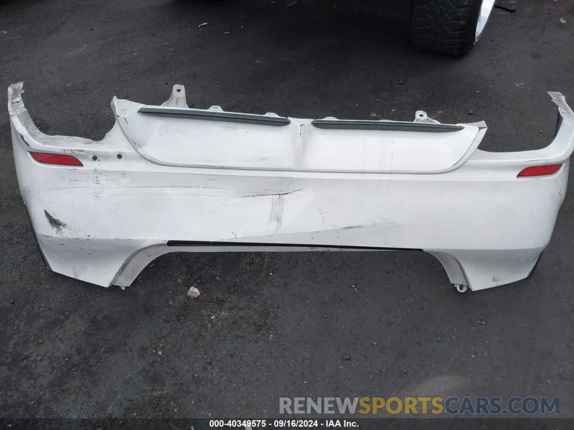 12 Photograph of a damaged car 4T1B11HKXKU747114 TOYOTA CAMRY 2019