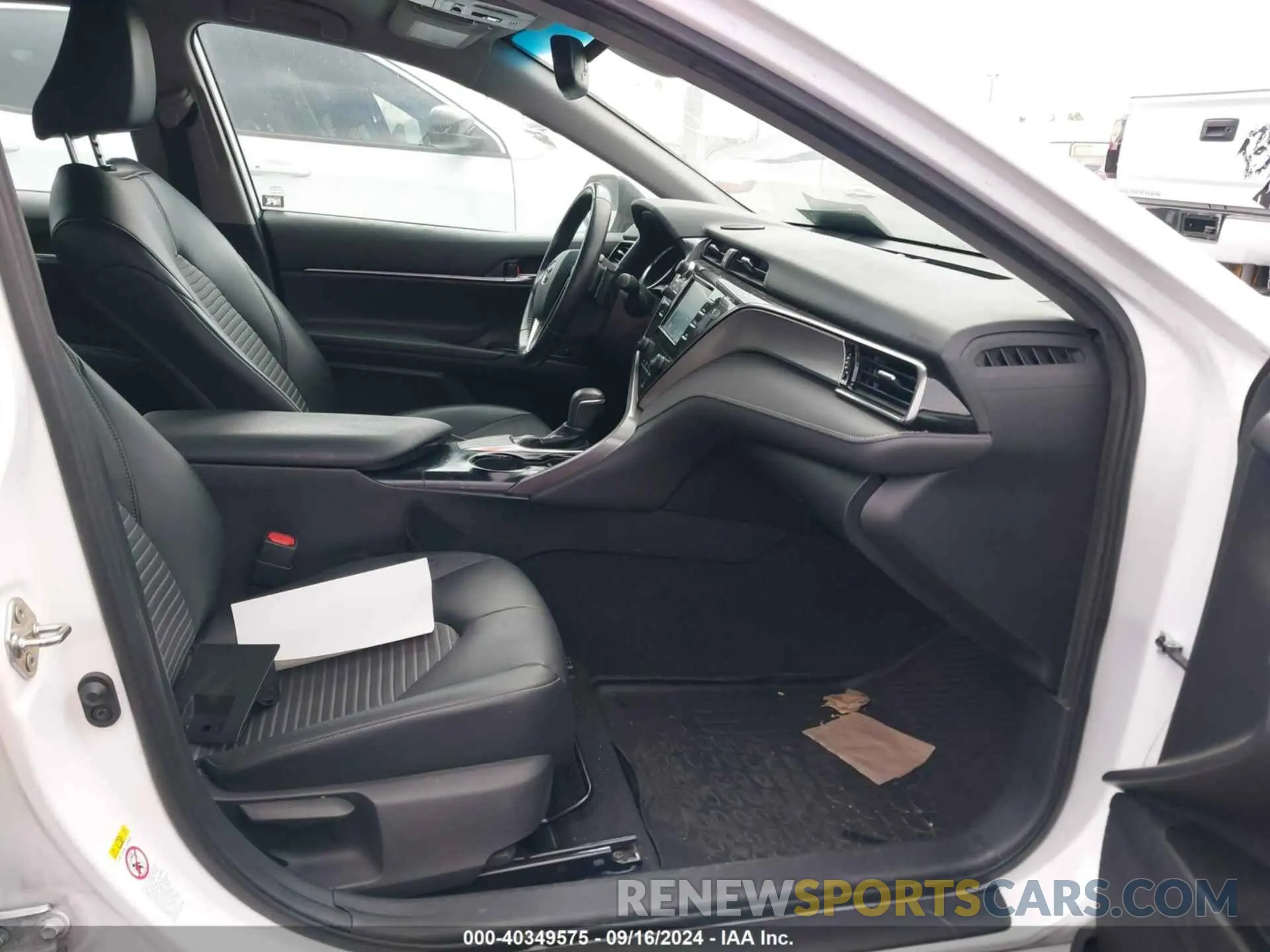 5 Photograph of a damaged car 4T1B11HKXKU747114 TOYOTA CAMRY 2019