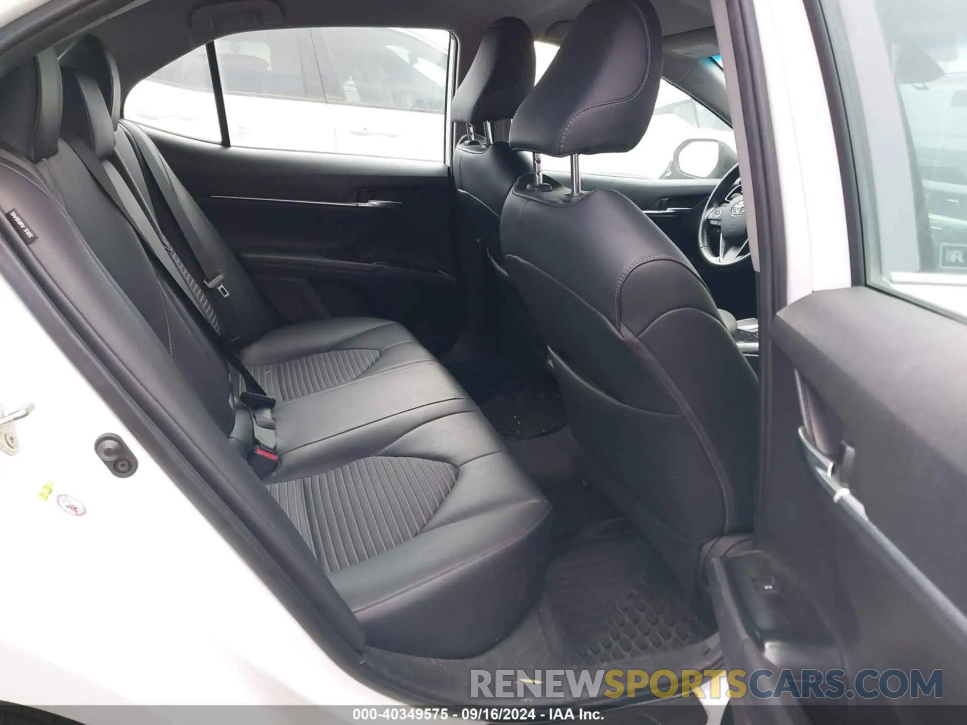 8 Photograph of a damaged car 4T1B11HKXKU747114 TOYOTA CAMRY 2019