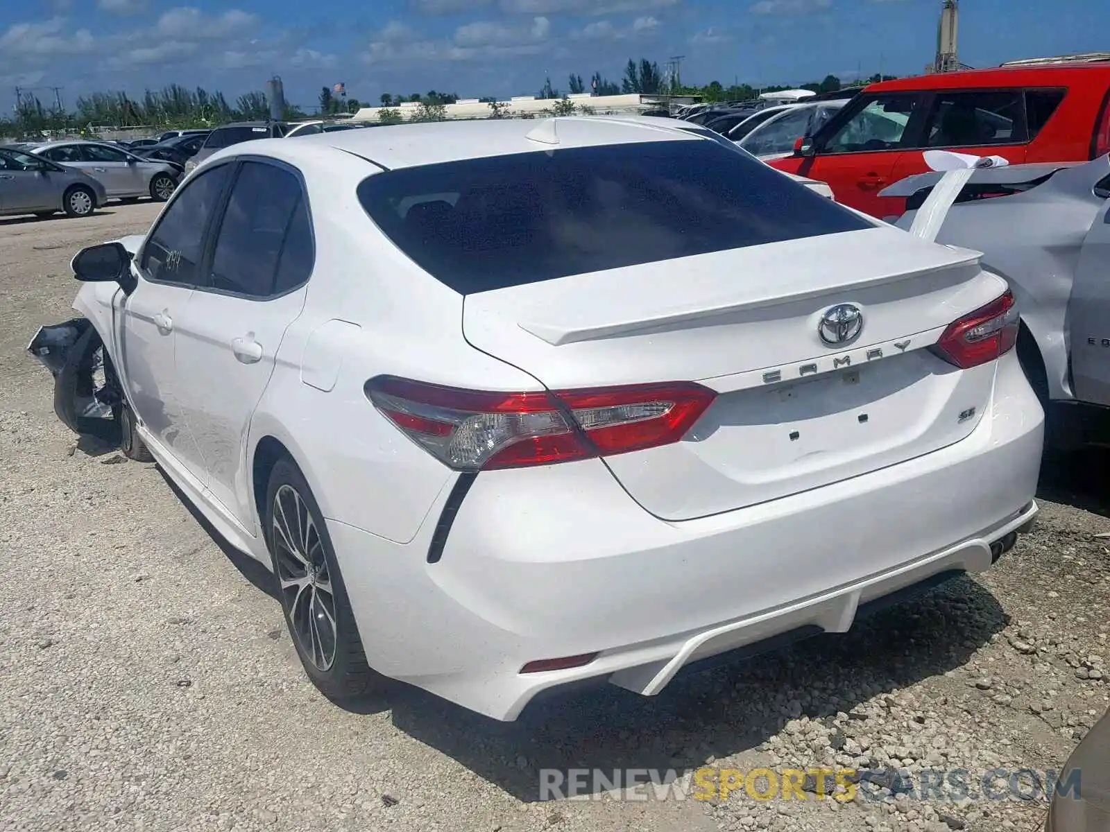 3 Photograph of a damaged car 4T1B11HKXKU750160 TOYOTA CAMRY 2019