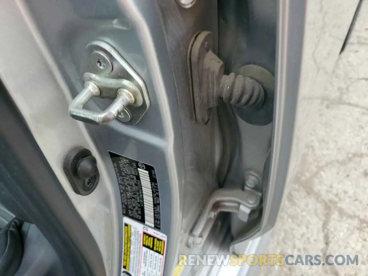 12 Photograph of a damaged car 4T1B11HKXKU752040 TOYOTA CAMRY 2019