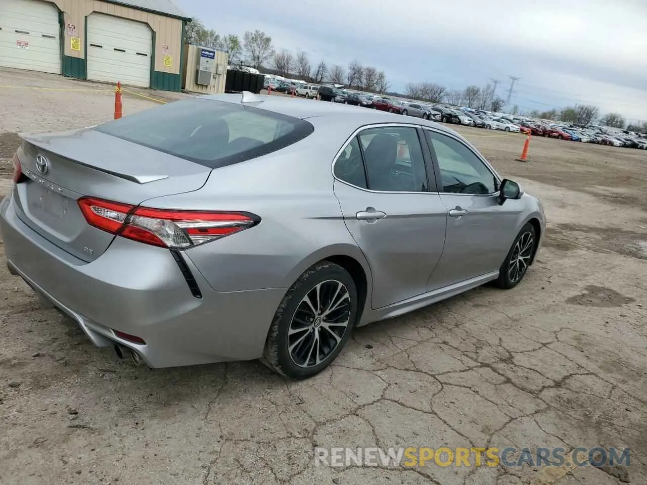 3 Photograph of a damaged car 4T1B11HKXKU752040 TOYOTA CAMRY 2019