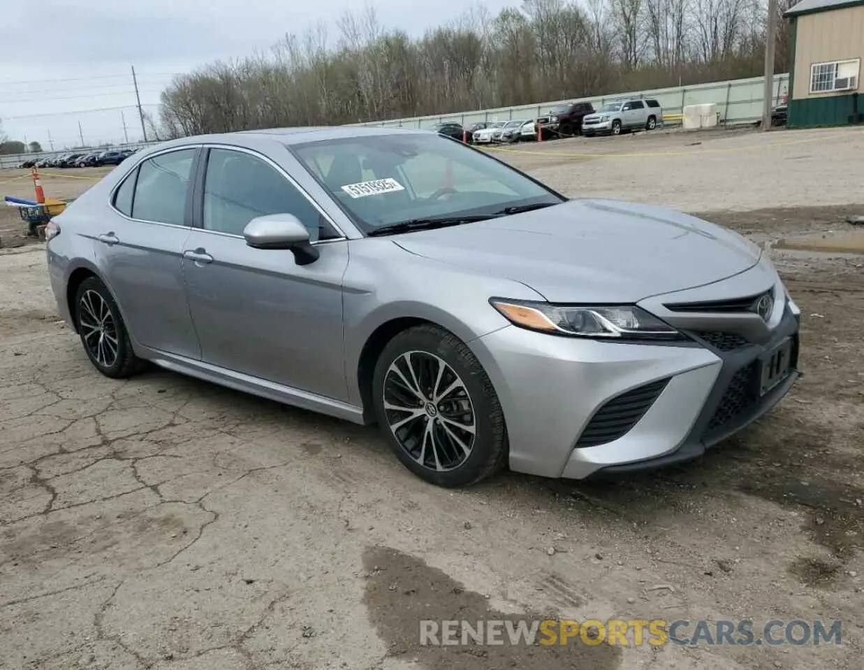 4 Photograph of a damaged car 4T1B11HKXKU752040 TOYOTA CAMRY 2019