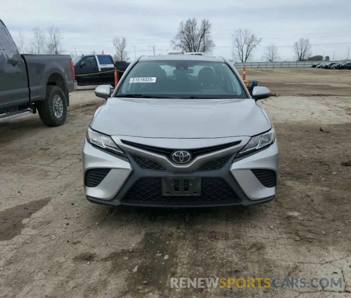 5 Photograph of a damaged car 4T1B11HKXKU752040 TOYOTA CAMRY 2019