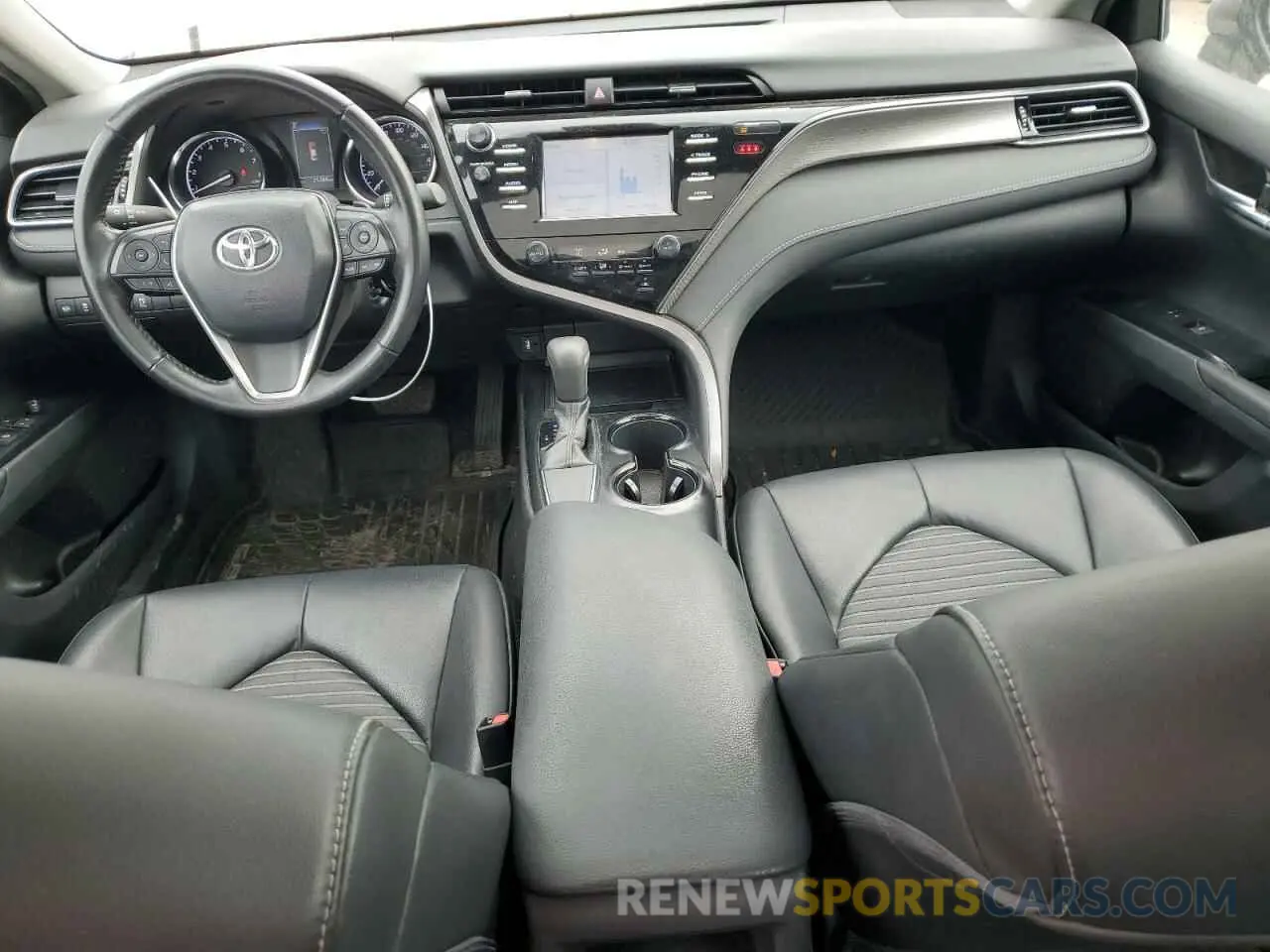 8 Photograph of a damaged car 4T1B11HKXKU752040 TOYOTA CAMRY 2019