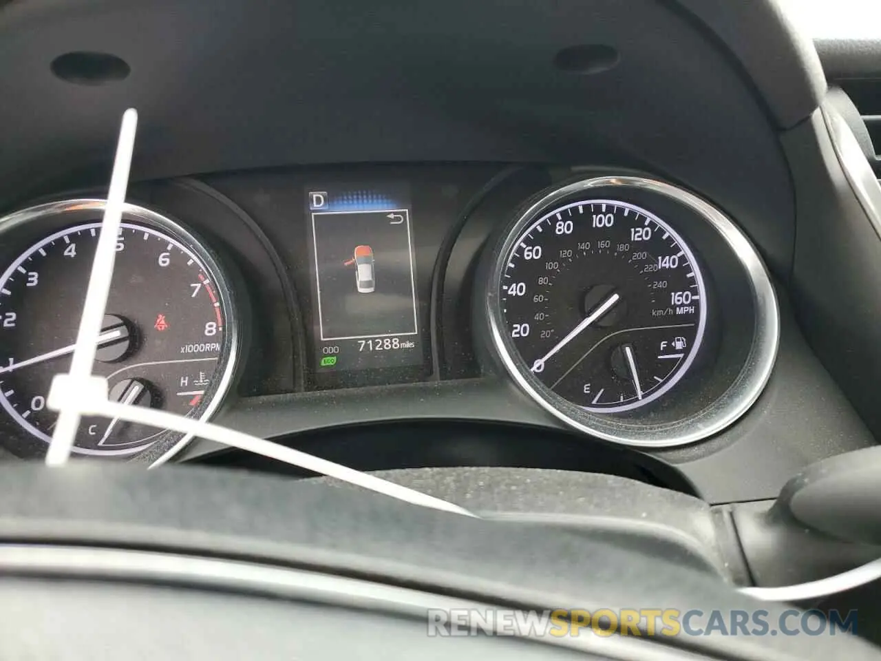 9 Photograph of a damaged car 4T1B11HKXKU752040 TOYOTA CAMRY 2019