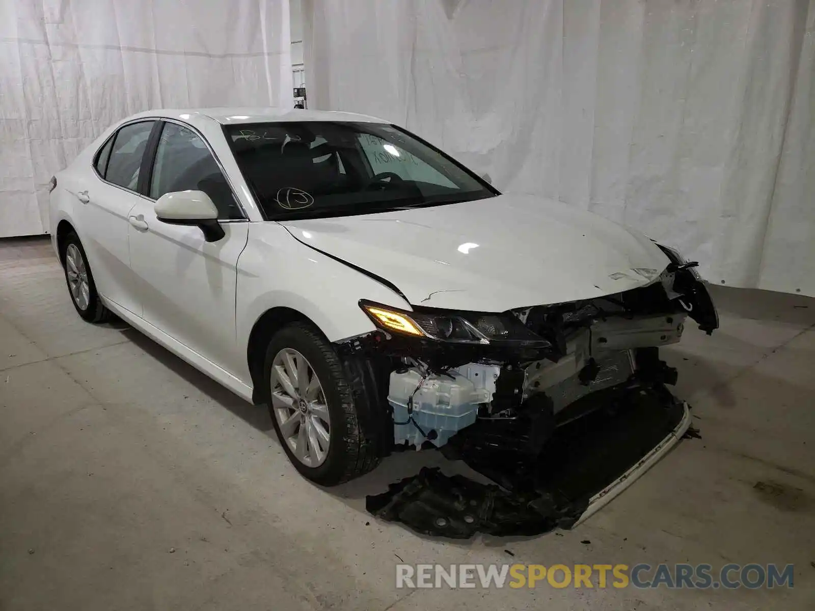 1 Photograph of a damaged car 4T1B11HKXKU753687 TOYOTA CAMRY 2019