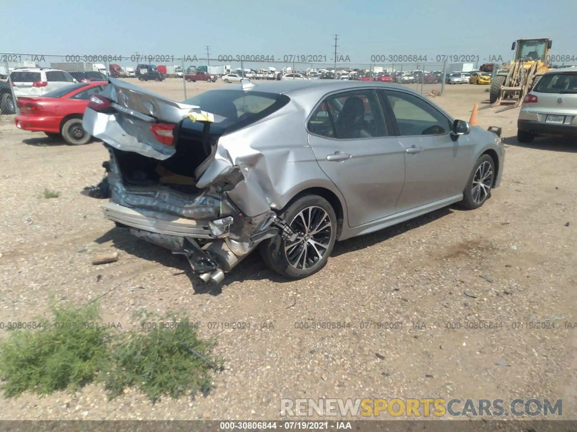 4 Photograph of a damaged car 4T1B11HKXKU754435 TOYOTA CAMRY 2019