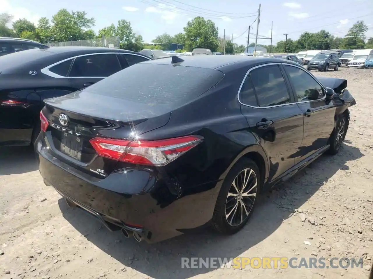 4 Photograph of a damaged car 4T1B11HKXKU755987 TOYOTA CAMRY 2019