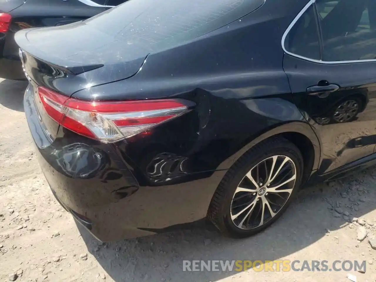 9 Photograph of a damaged car 4T1B11HKXKU755987 TOYOTA CAMRY 2019