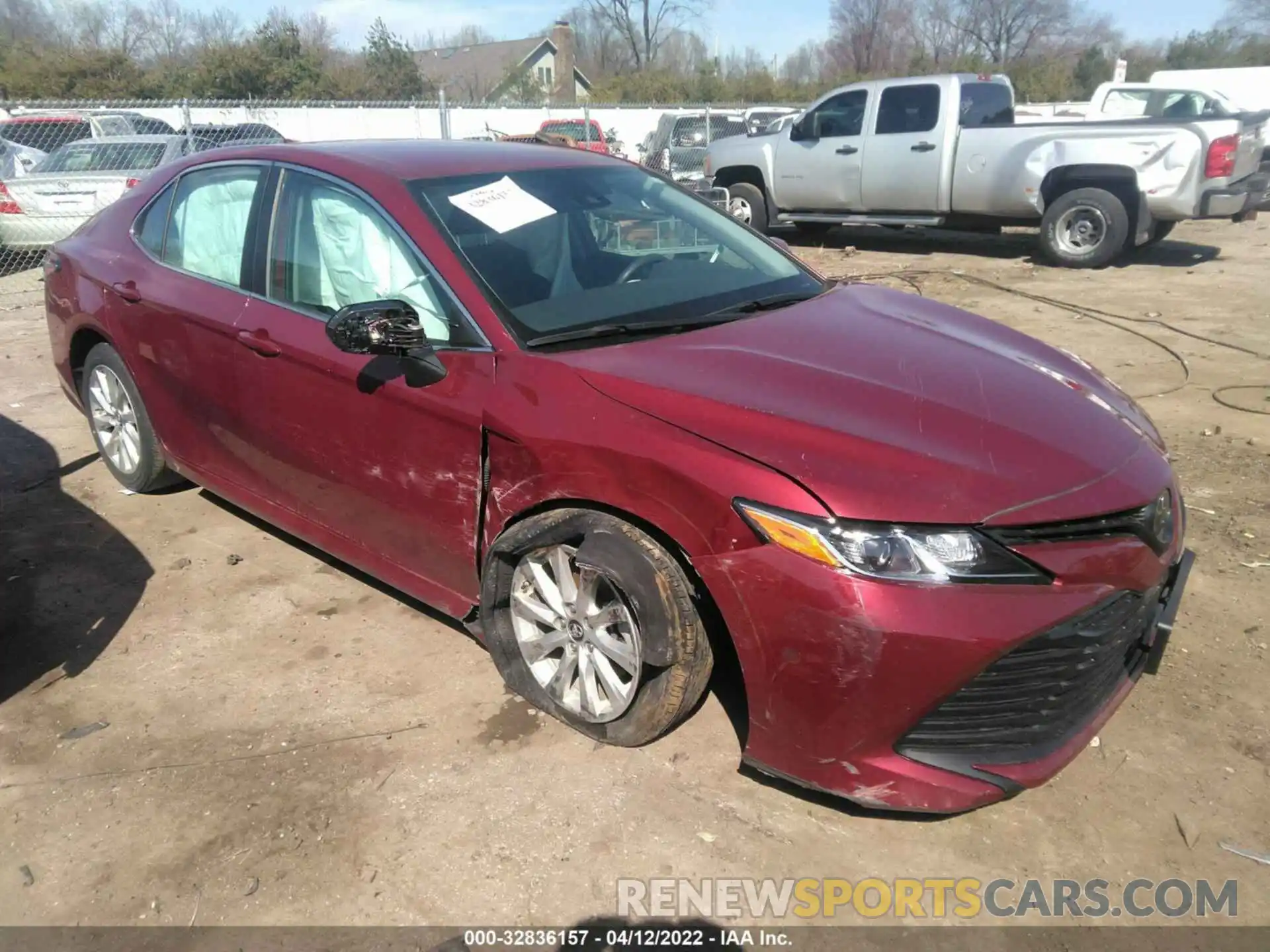 1 Photograph of a damaged car 4T1B11HKXKU756346 TOYOTA CAMRY 2019