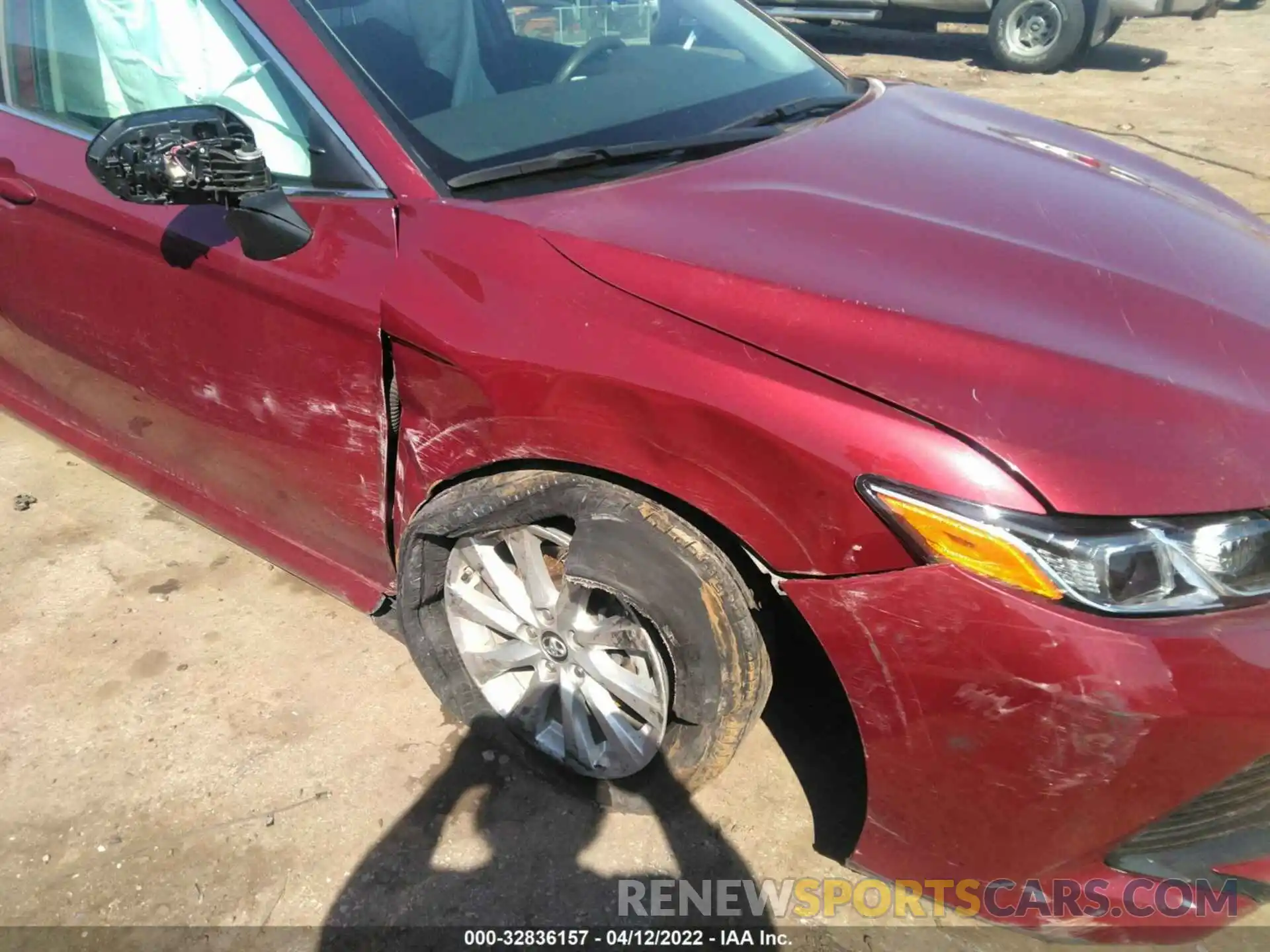 6 Photograph of a damaged car 4T1B11HKXKU756346 TOYOTA CAMRY 2019