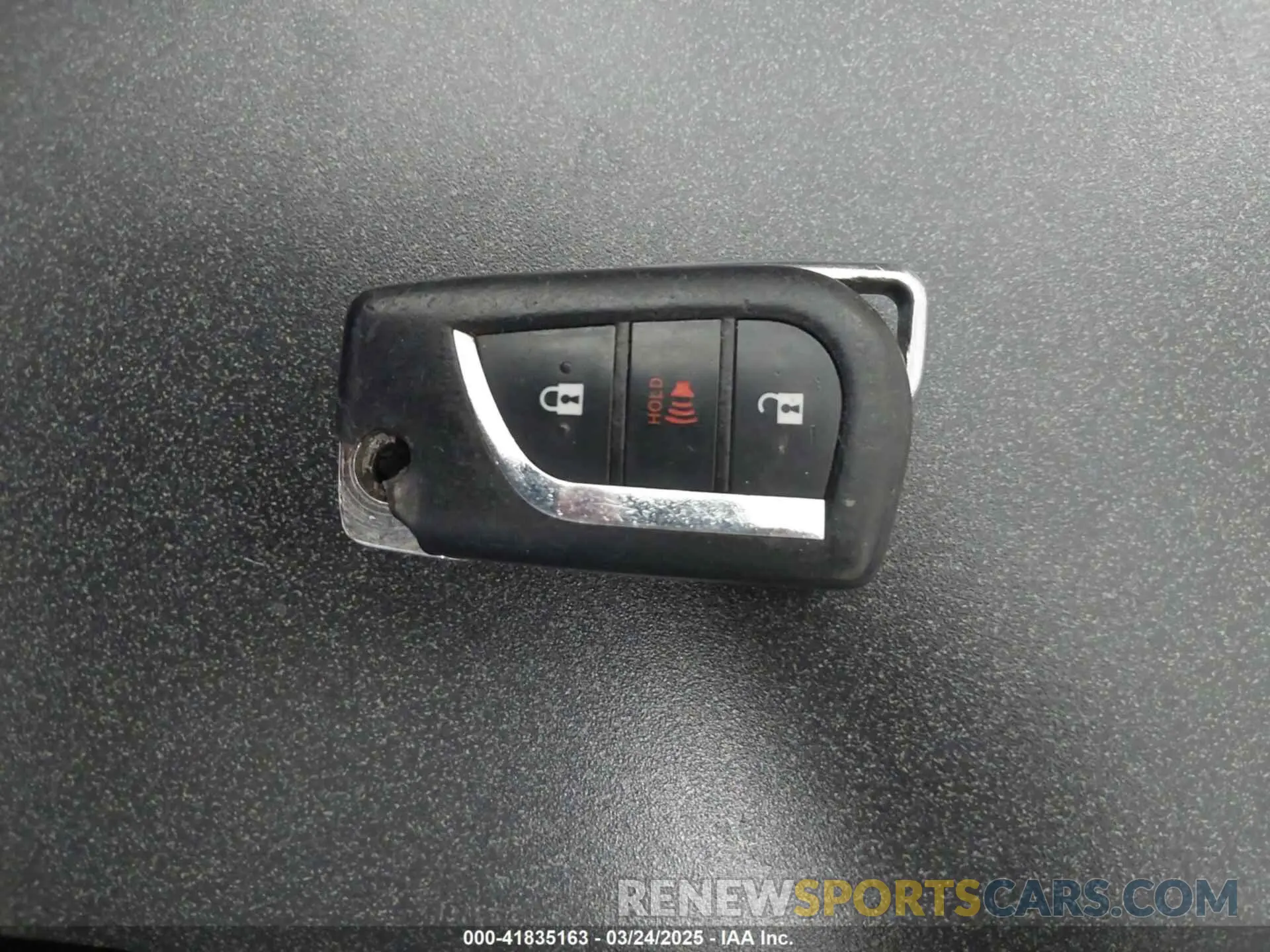 11 Photograph of a damaged car 4T1B11HKXKU757187 TOYOTA CAMRY 2019