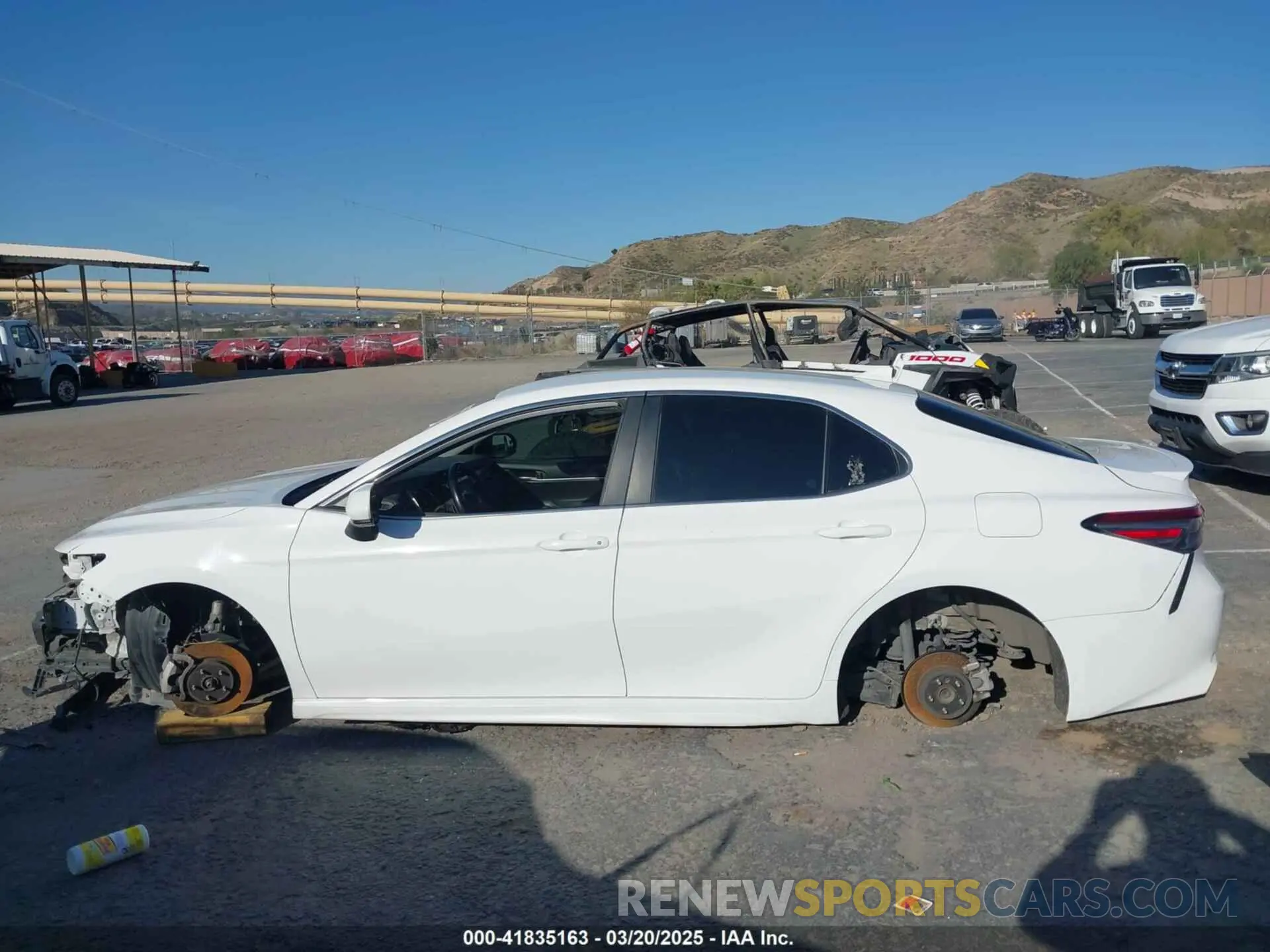 14 Photograph of a damaged car 4T1B11HKXKU757187 TOYOTA CAMRY 2019