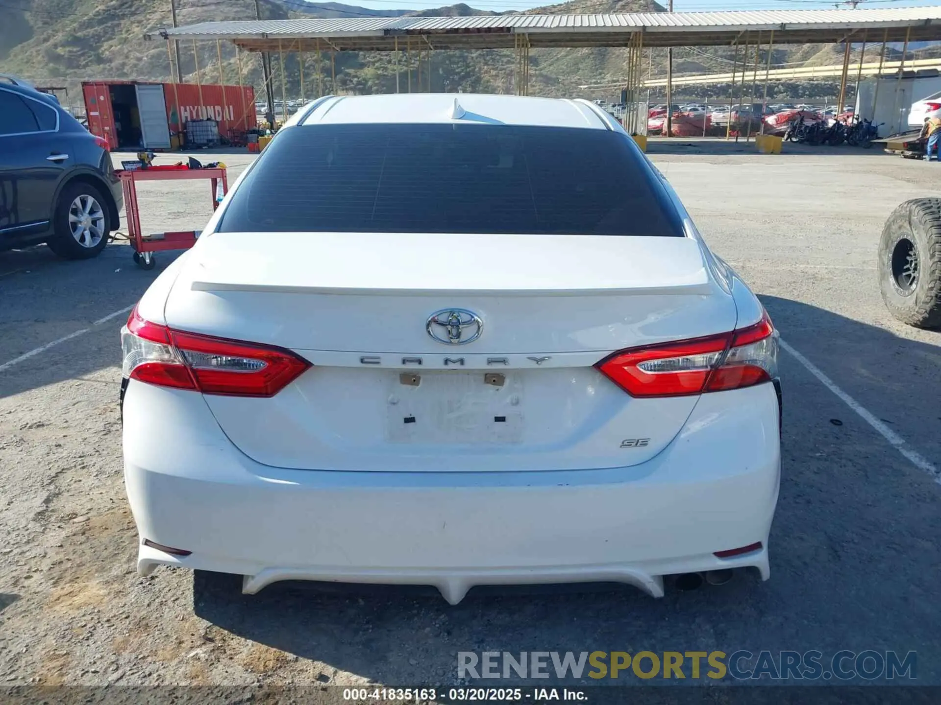 16 Photograph of a damaged car 4T1B11HKXKU757187 TOYOTA CAMRY 2019