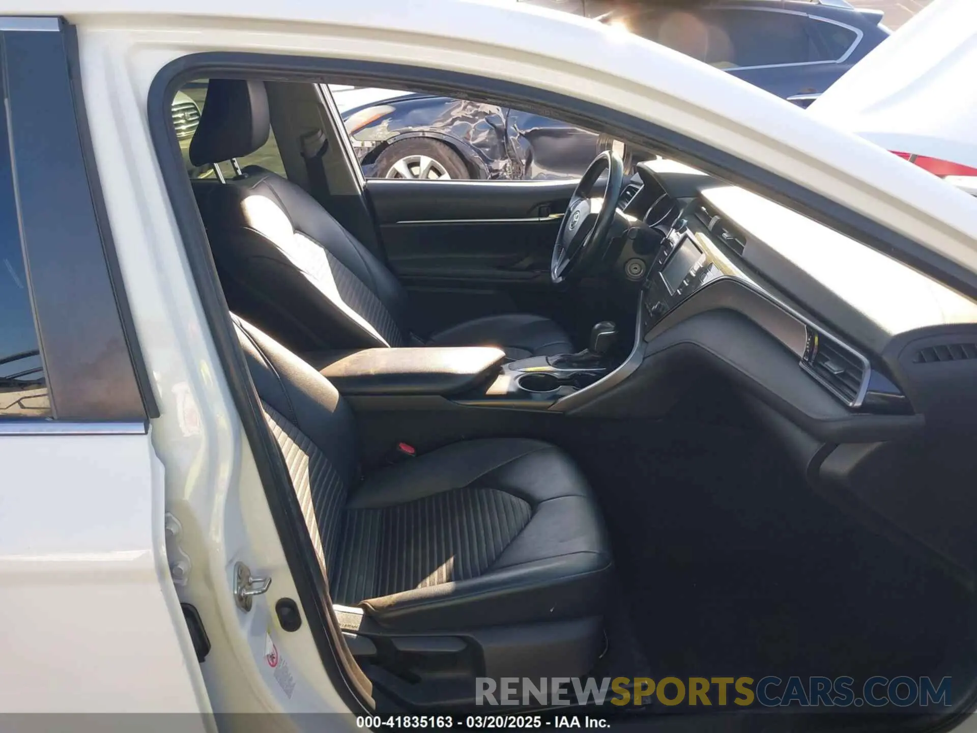 5 Photograph of a damaged car 4T1B11HKXKU757187 TOYOTA CAMRY 2019