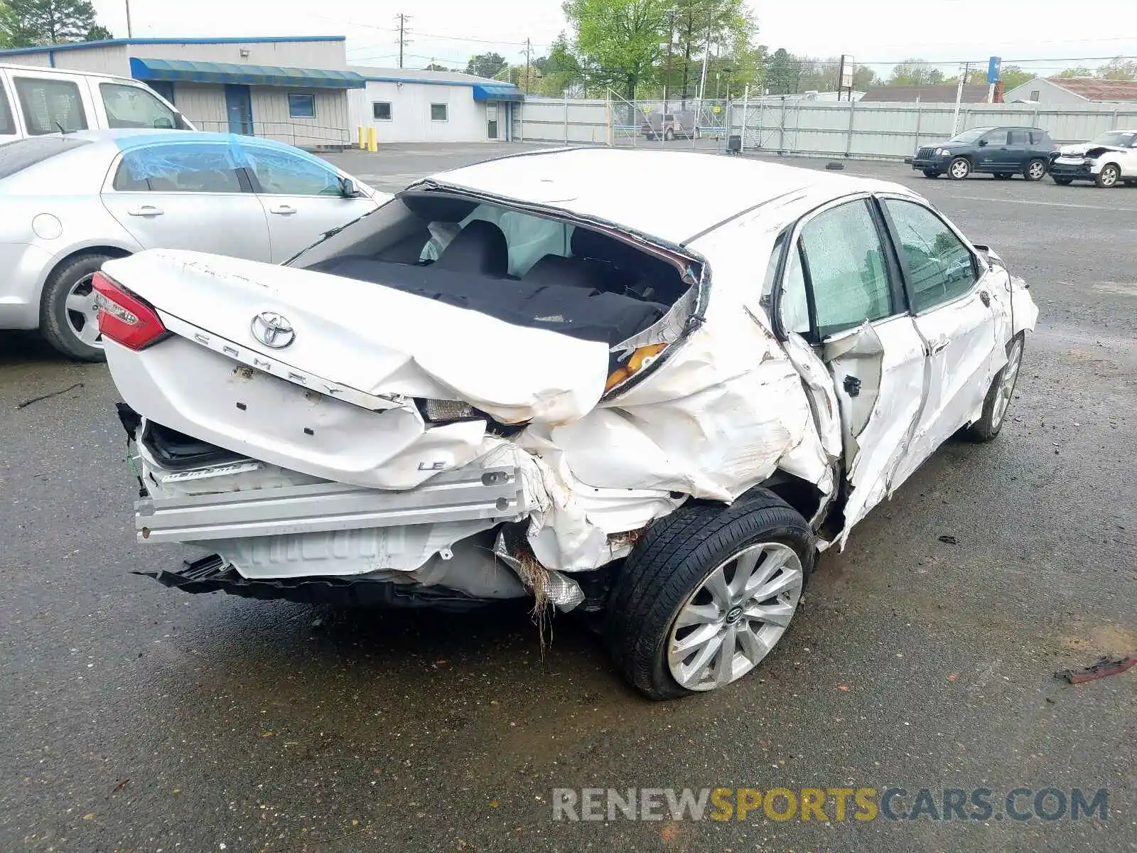 4 Photograph of a damaged car 4T1B11HKXKU758906 TOYOTA CAMRY 2019