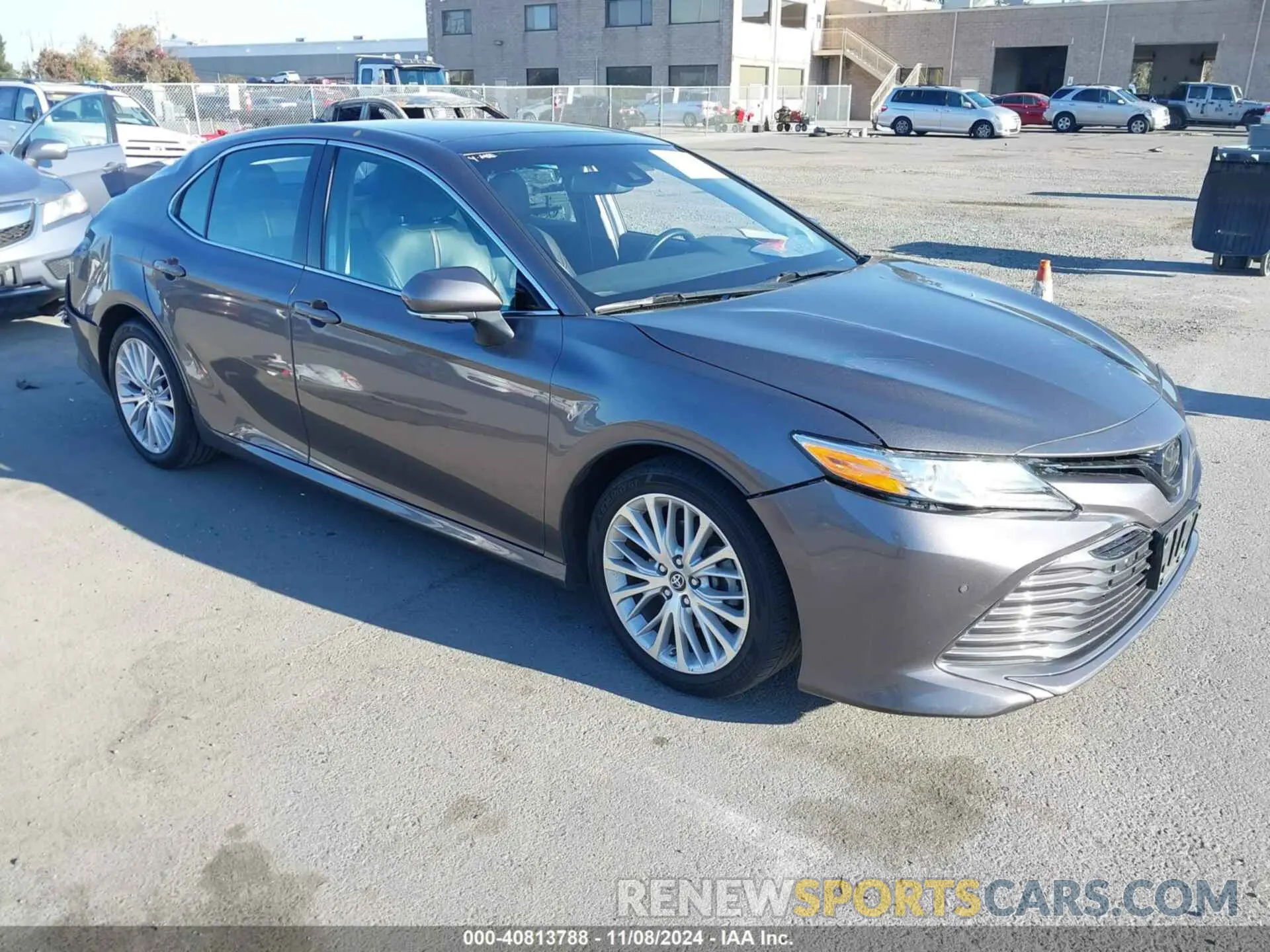 1 Photograph of a damaged car 4T1B11HKXKU759392 TOYOTA CAMRY 2019