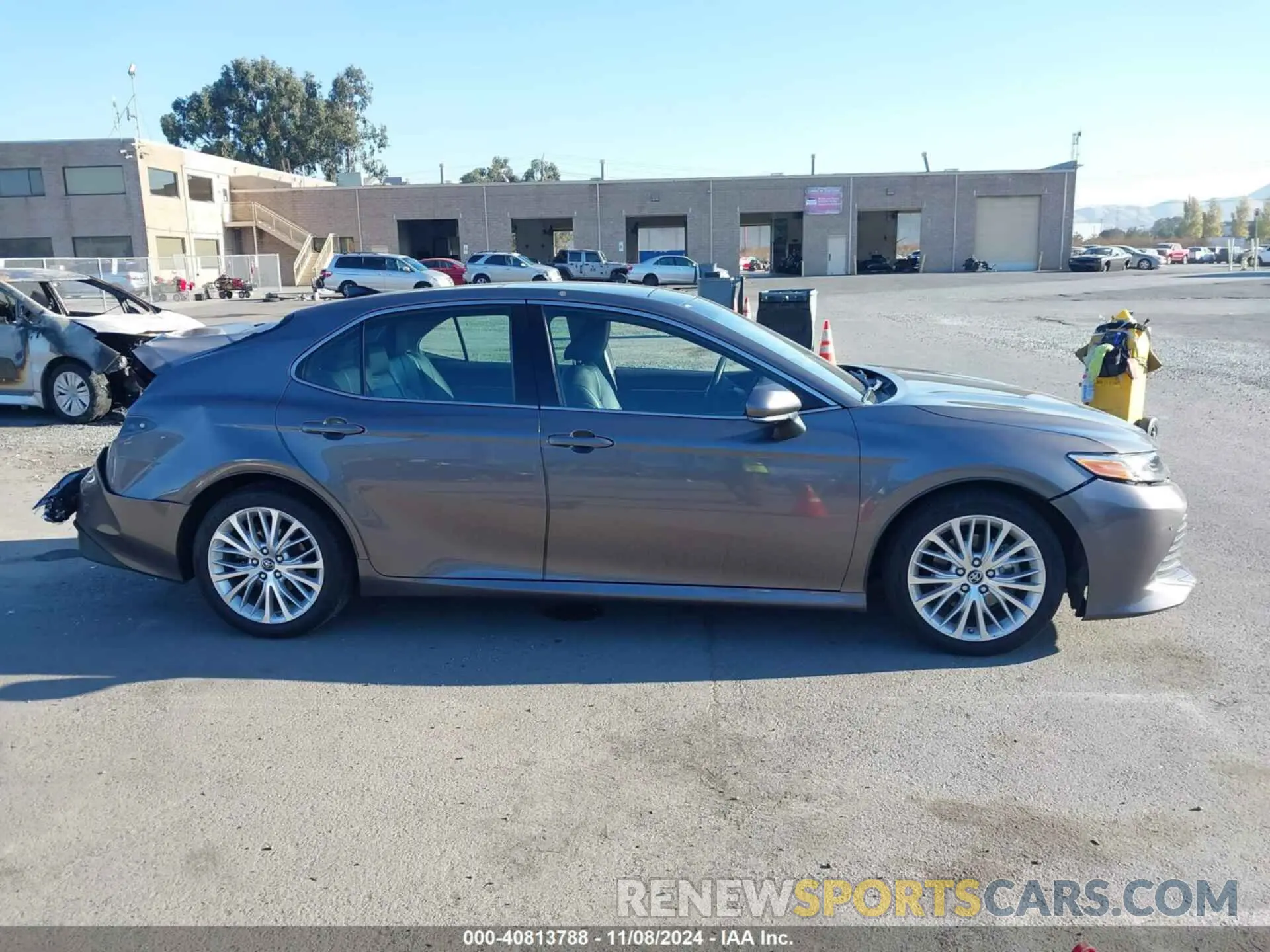 13 Photograph of a damaged car 4T1B11HKXKU759392 TOYOTA CAMRY 2019