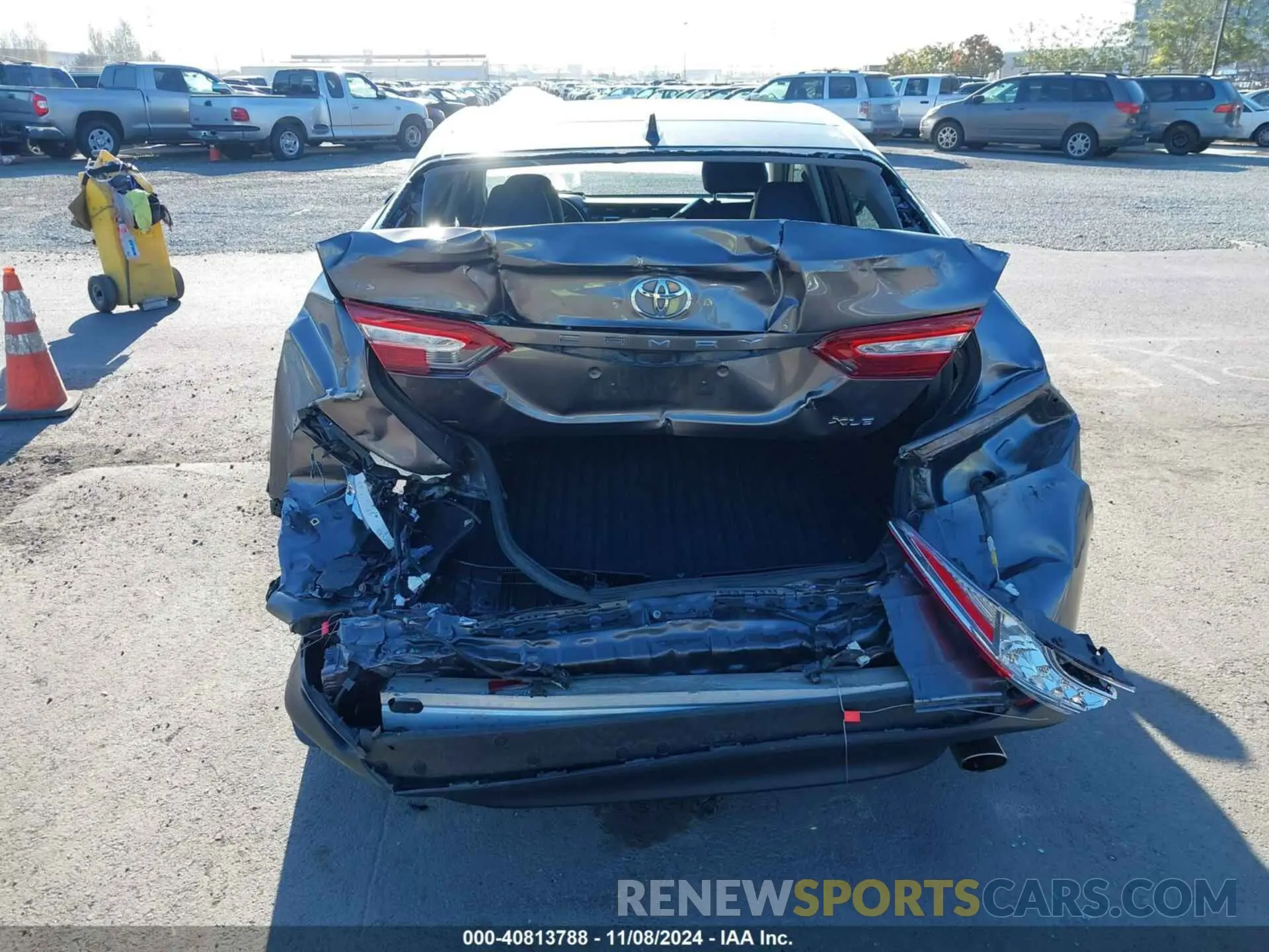 6 Photograph of a damaged car 4T1B11HKXKU759392 TOYOTA CAMRY 2019