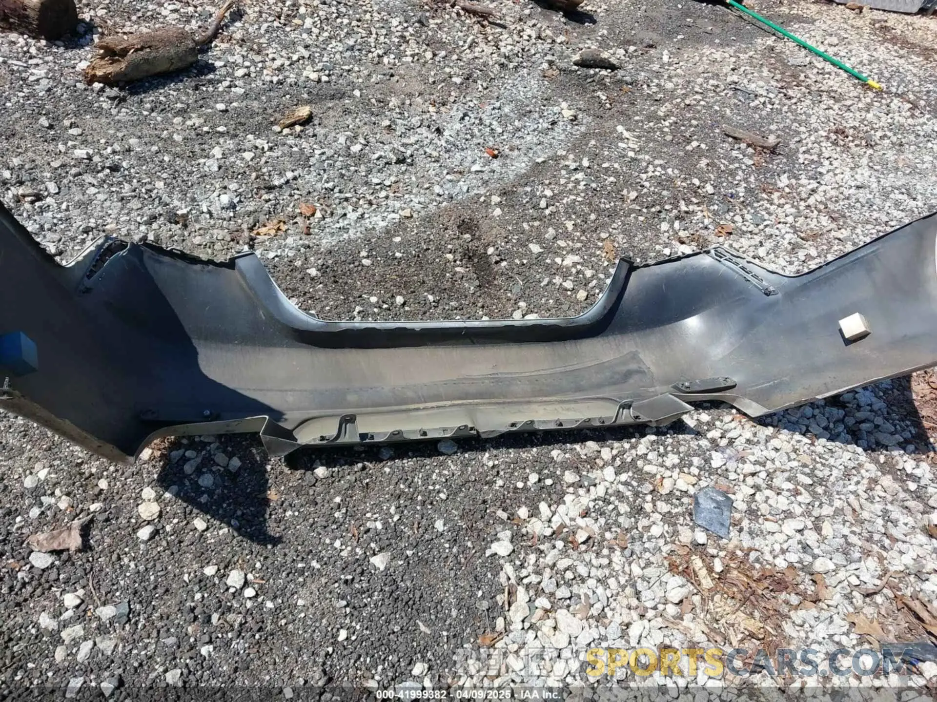 12 Photograph of a damaged car 4T1B11HKXKU761577 TOYOTA CAMRY 2019
