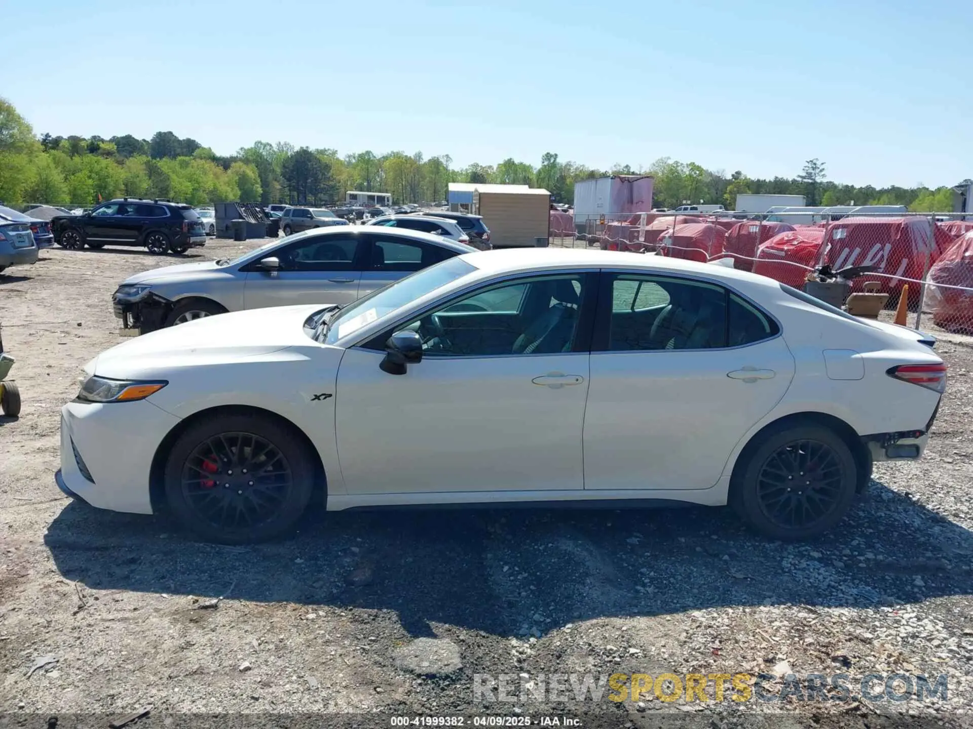 15 Photograph of a damaged car 4T1B11HKXKU761577 TOYOTA CAMRY 2019