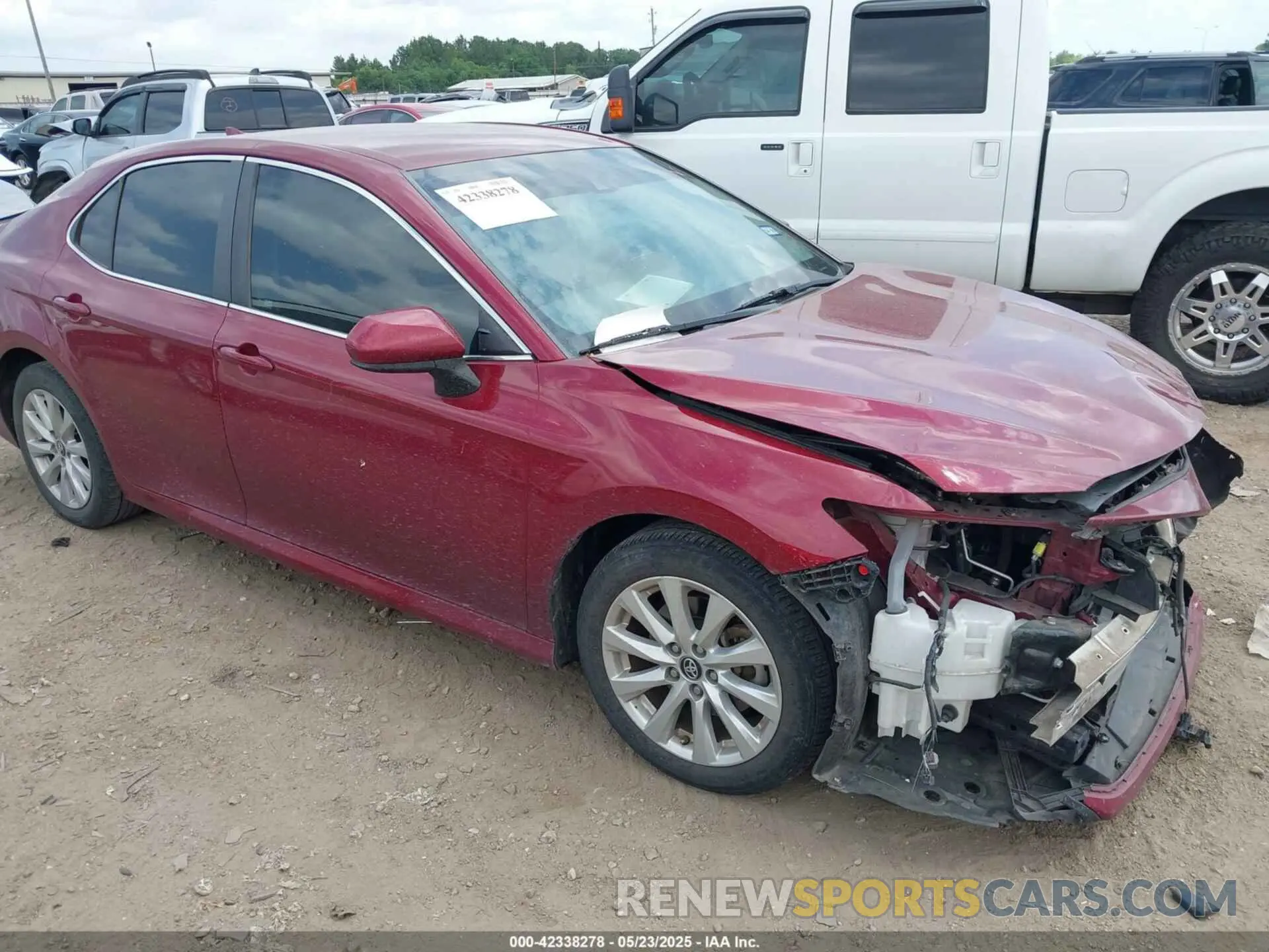 1 Photograph of a damaged car 4T1B11HKXKU764527 TOYOTA CAMRY 2019