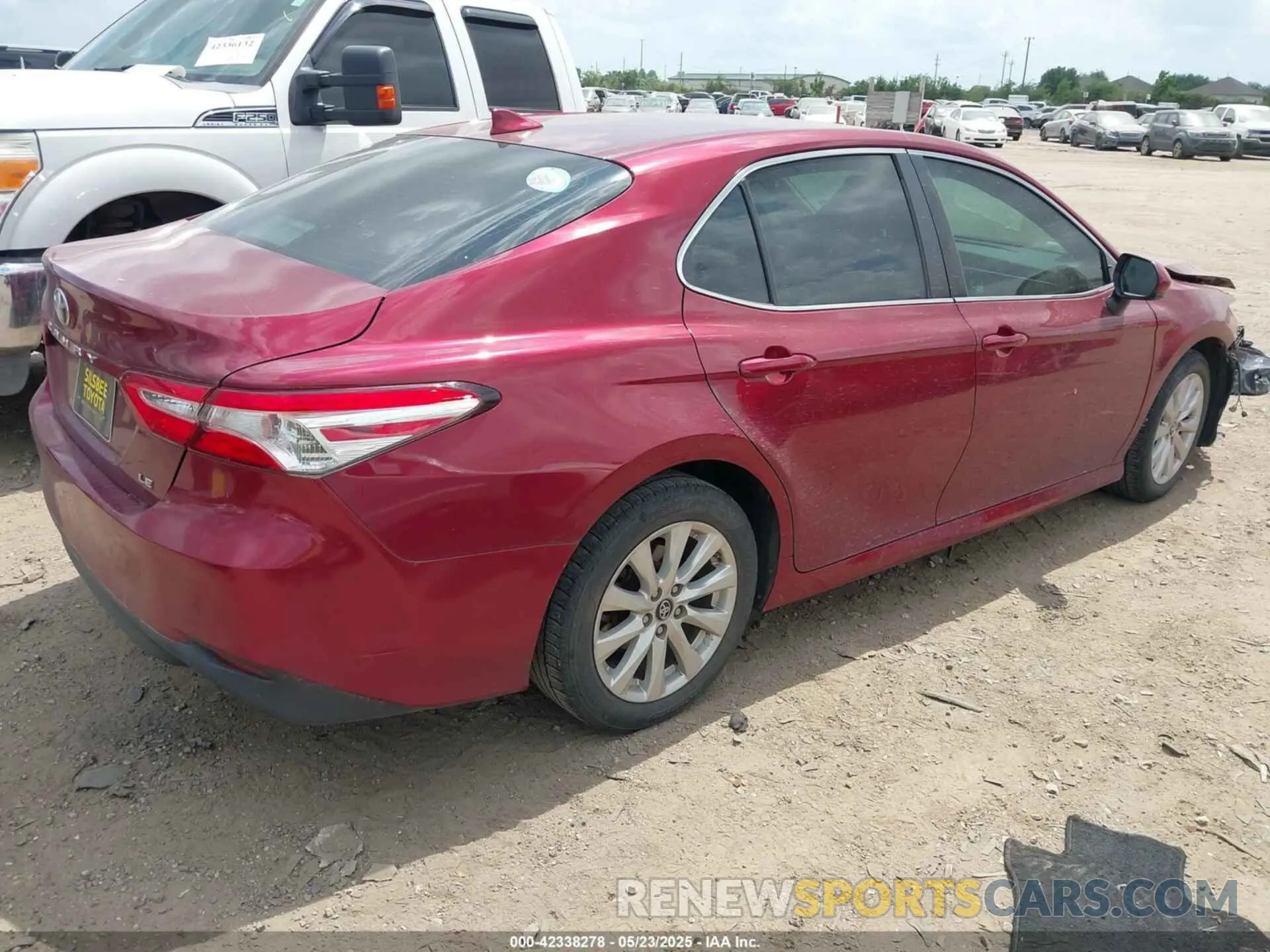 4 Photograph of a damaged car 4T1B11HKXKU764527 TOYOTA CAMRY 2019