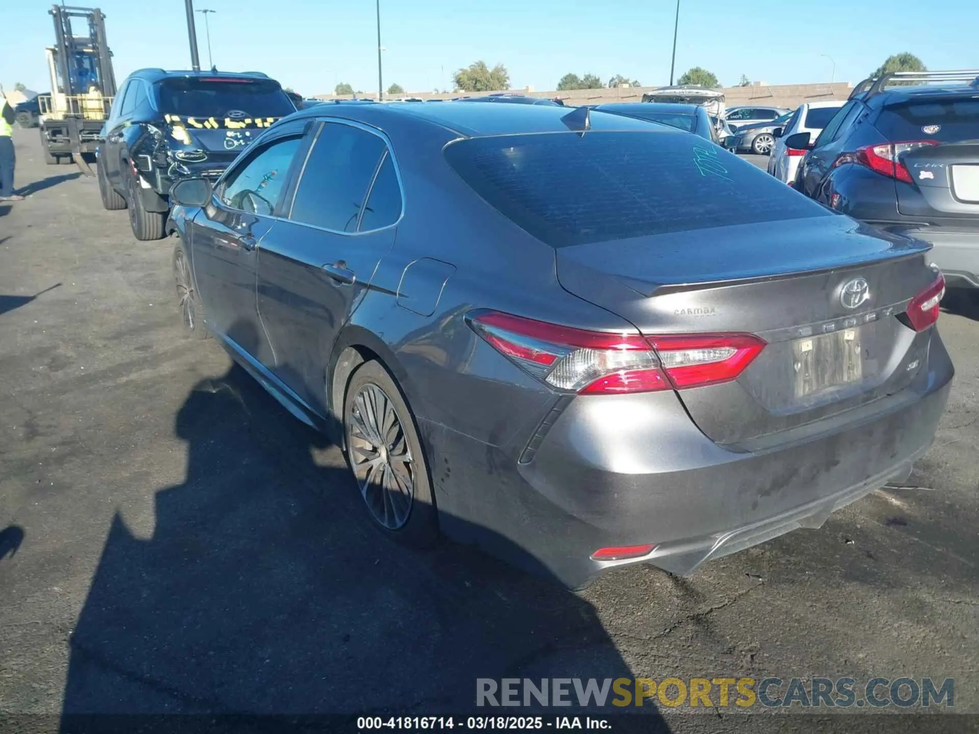 3 Photograph of a damaged car 4T1B11HKXKU767735 TOYOTA CAMRY 2019