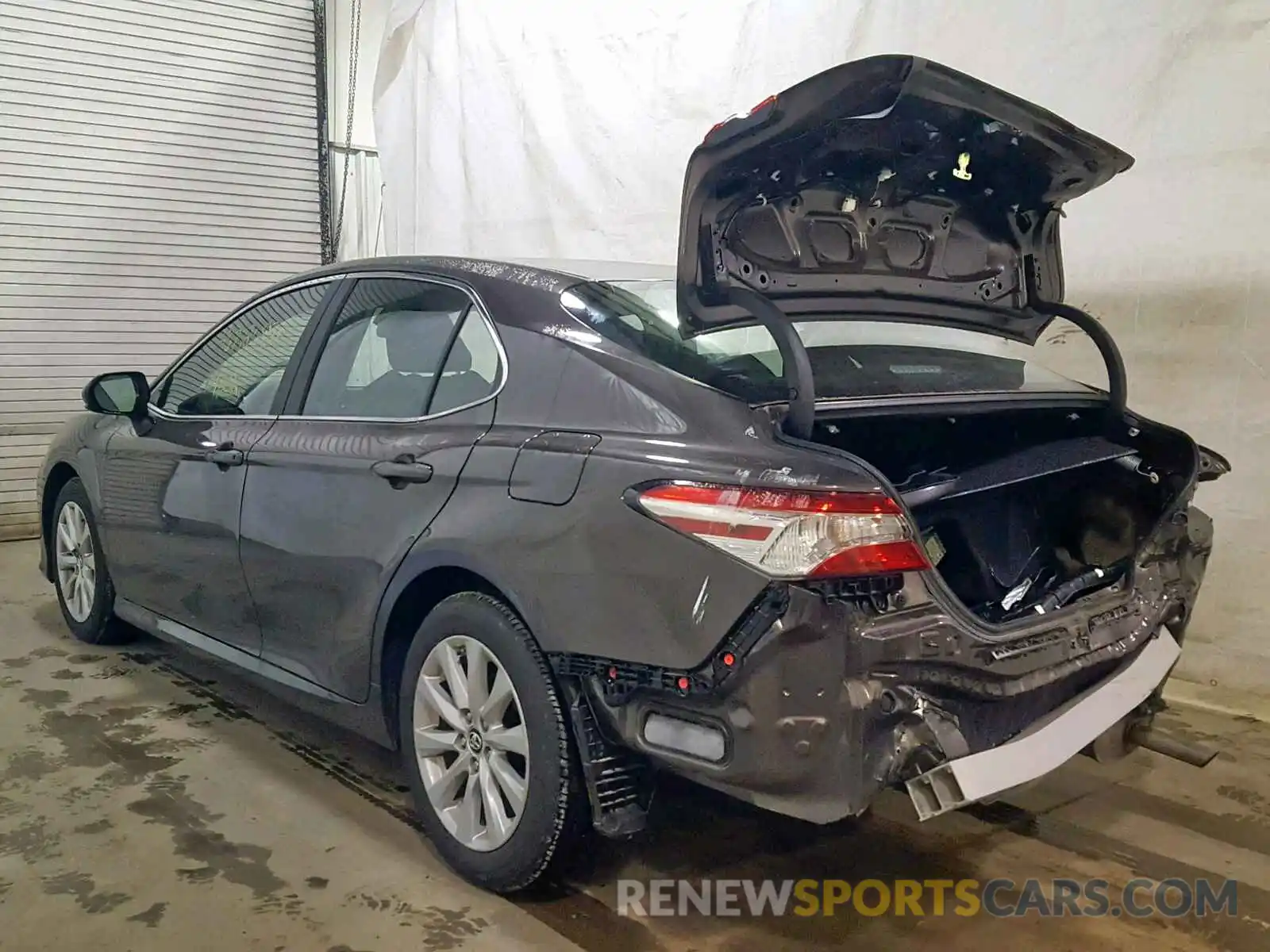 3 Photograph of a damaged car 4T1B11HKXKU769694 TOYOTA CAMRY 2019