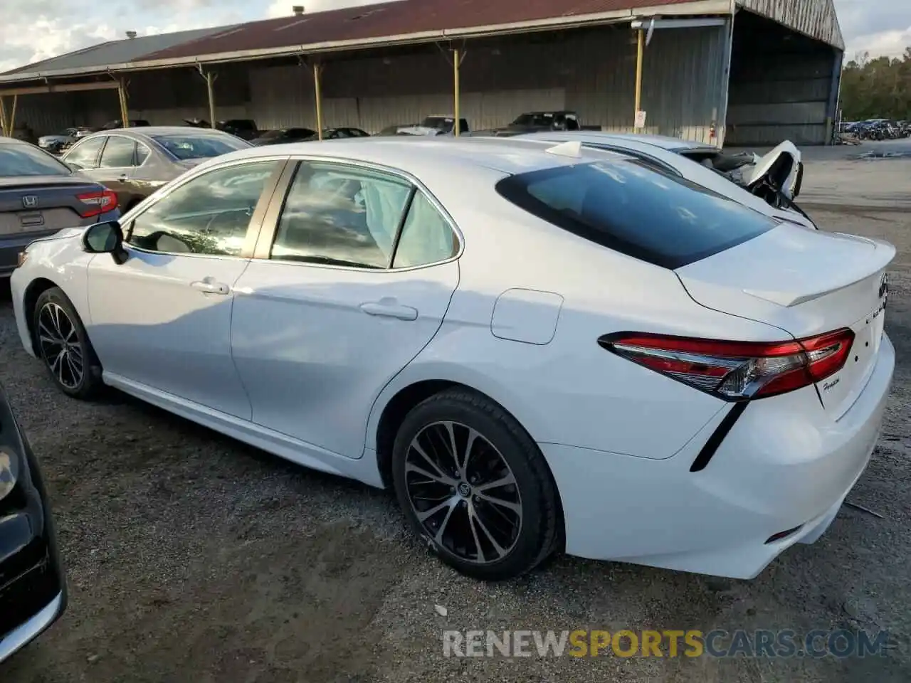 2 Photograph of a damaged car 4T1B11HKXKU769968 TOYOTA CAMRY 2019