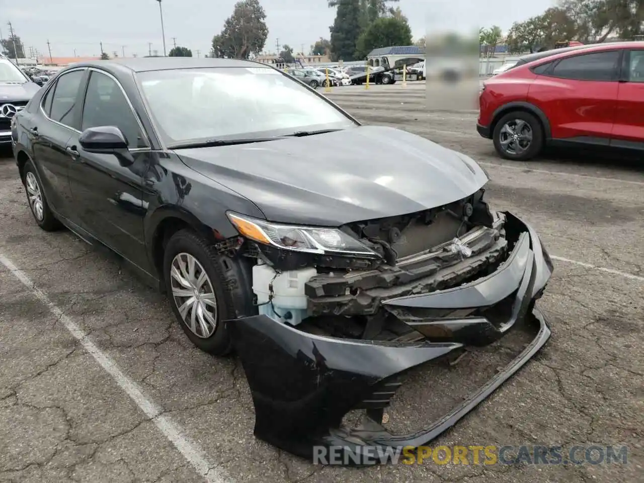 1 Photograph of a damaged car 4T1B11HKXKU772210 TOYOTA CAMRY 2019