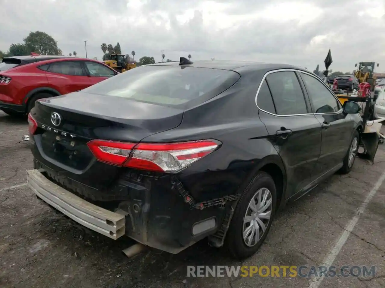 4 Photograph of a damaged car 4T1B11HKXKU772210 TOYOTA CAMRY 2019