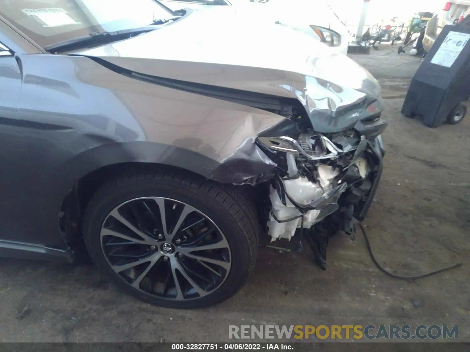 6 Photograph of a damaged car 4T1B11HKXKU772742 TOYOTA CAMRY 2019