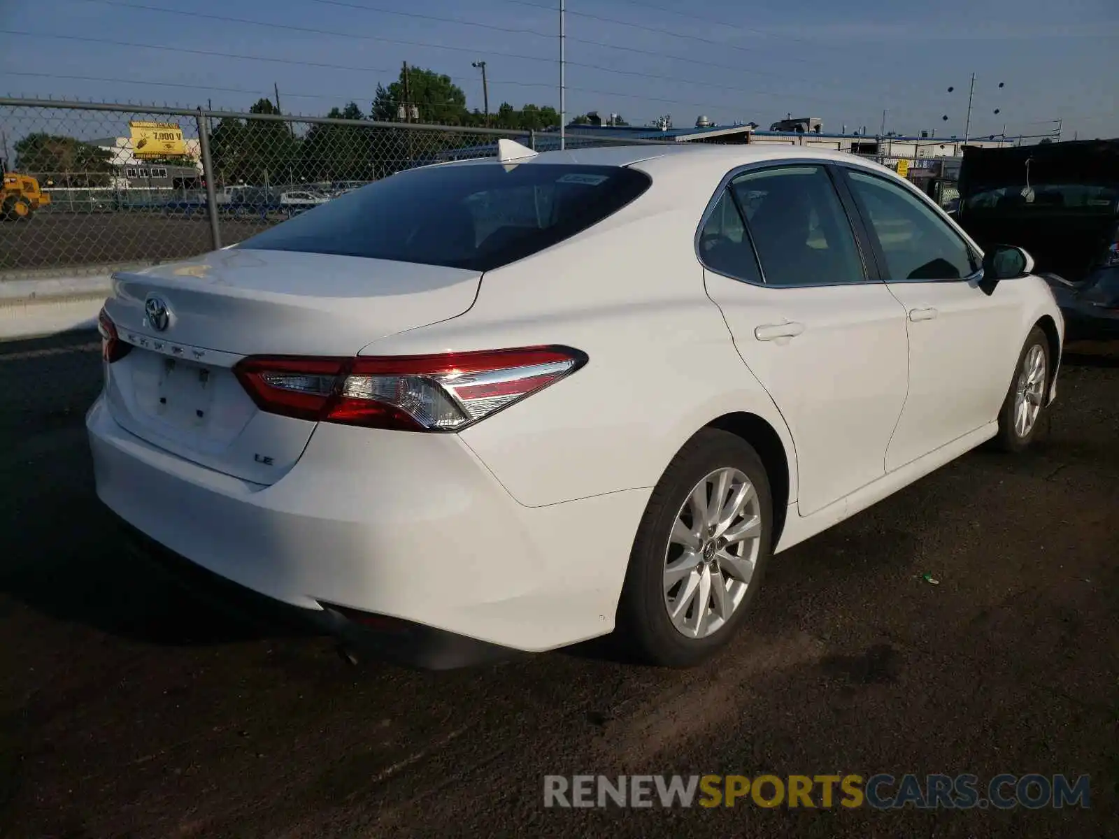 4 Photograph of a damaged car 4T1B11HKXKU773664 TOYOTA CAMRY 2019