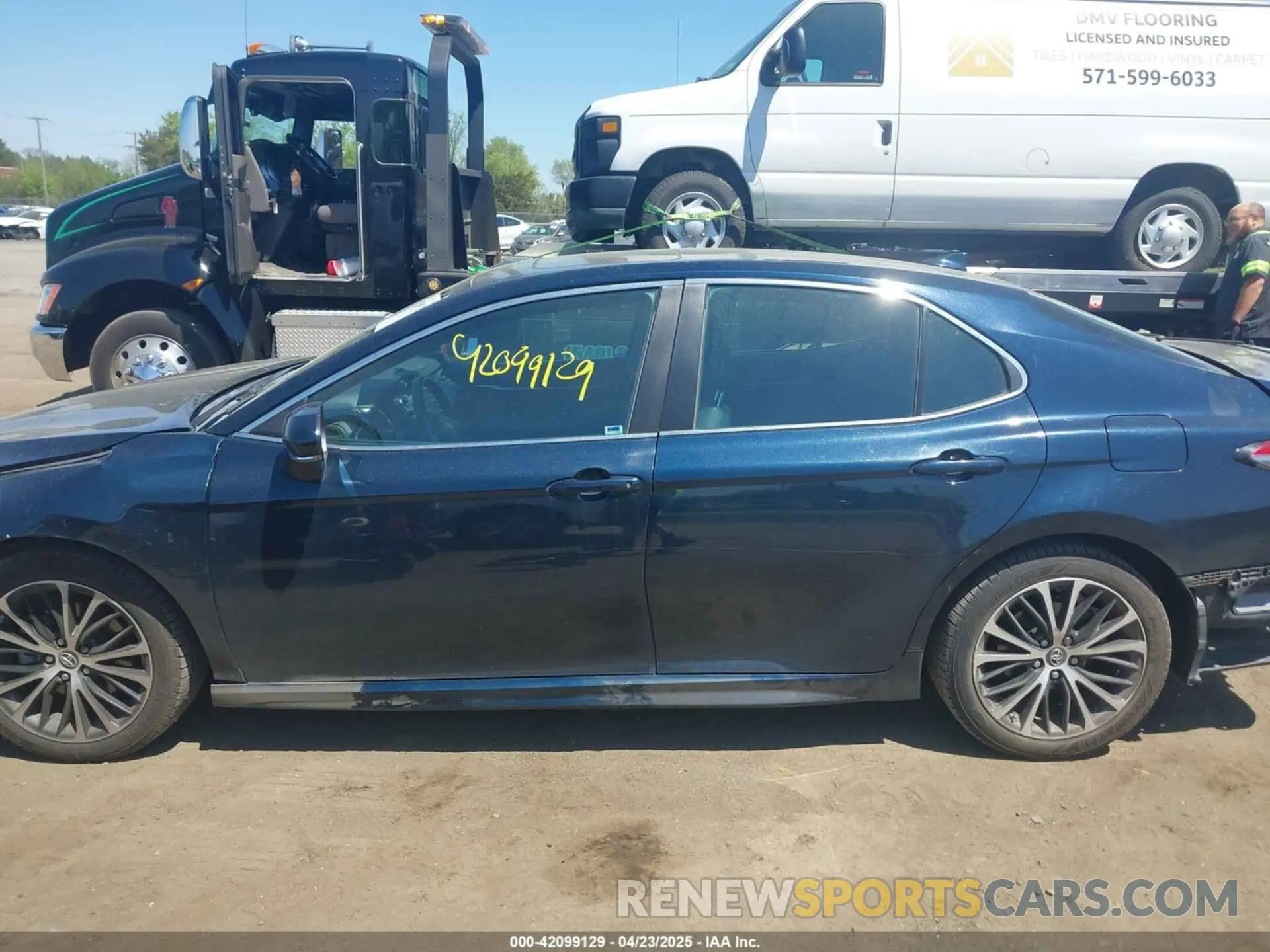 14 Photograph of a damaged car 4T1B11HKXKU776712 TOYOTA CAMRY 2019