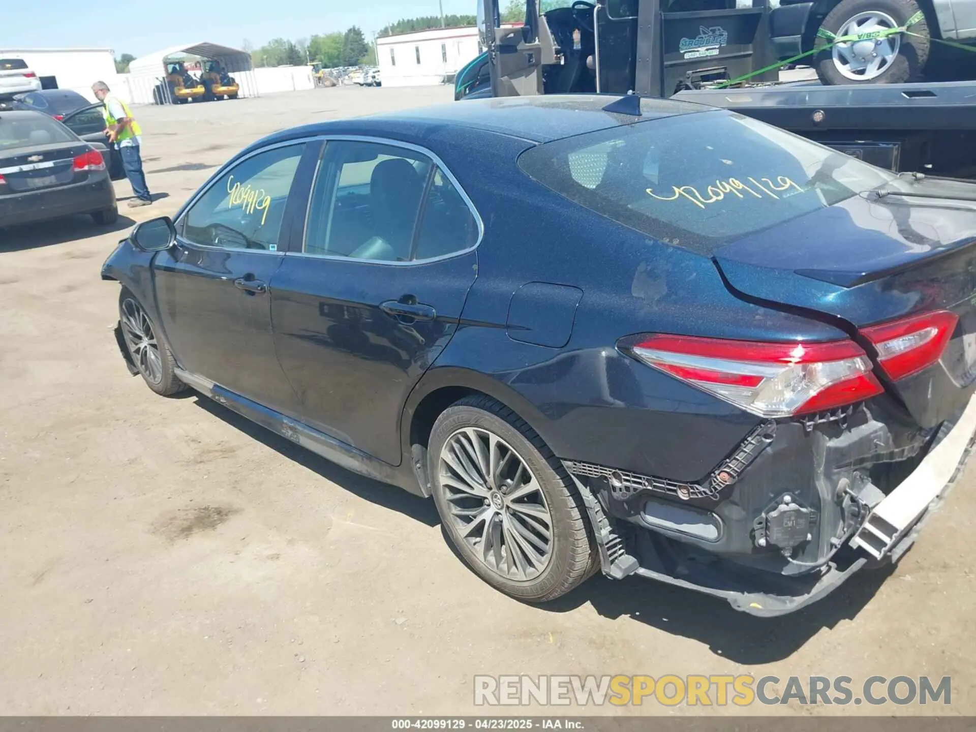 3 Photograph of a damaged car 4T1B11HKXKU776712 TOYOTA CAMRY 2019