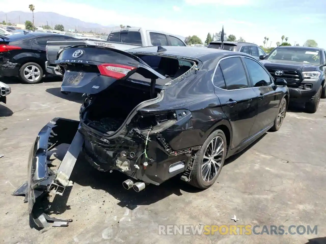 4 Photograph of a damaged car 4T1B11HKXKU776757 TOYOTA CAMRY 2019