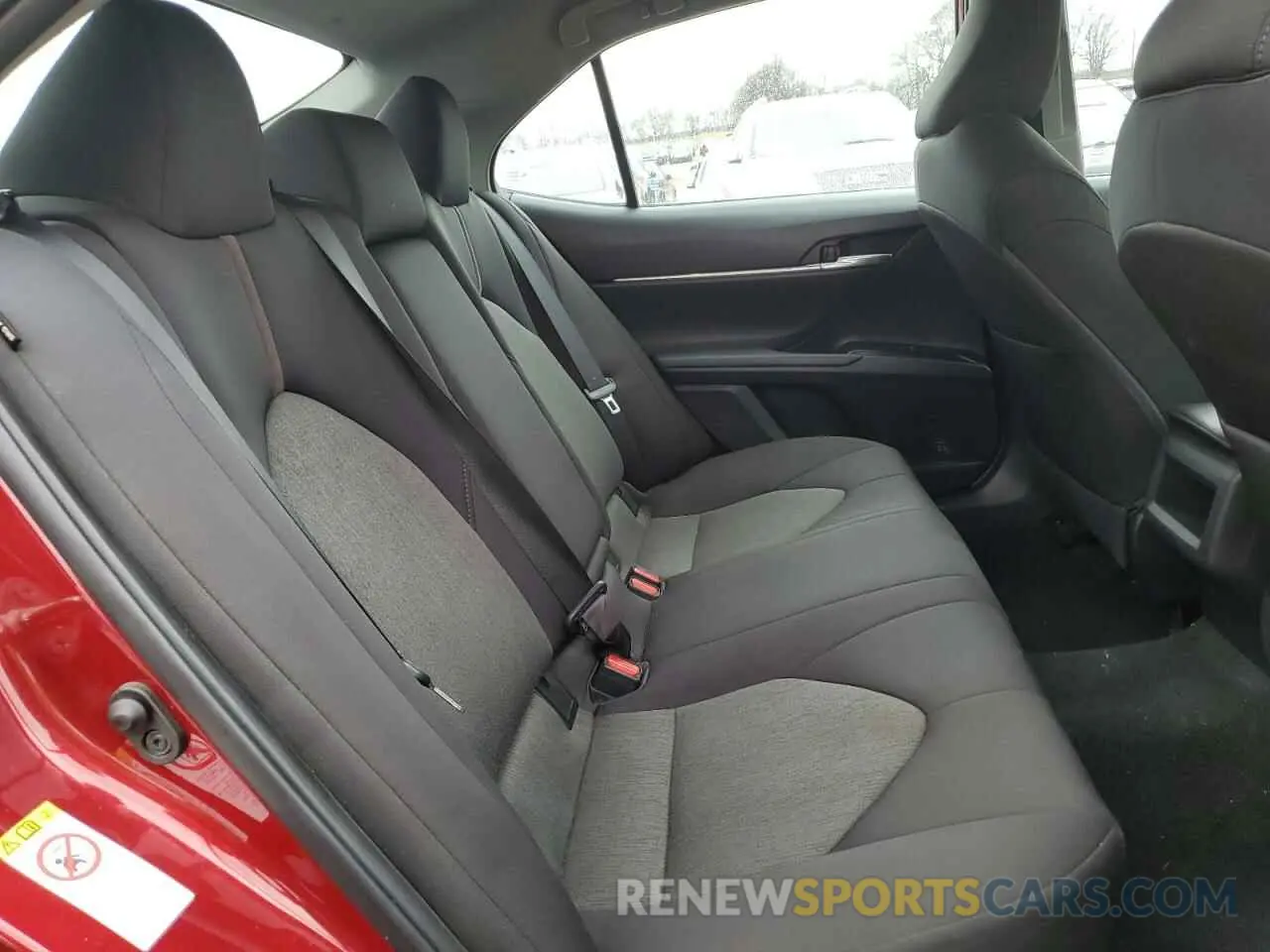10 Photograph of a damaged car 4T1B11HKXKU779304 TOYOTA CAMRY 2019