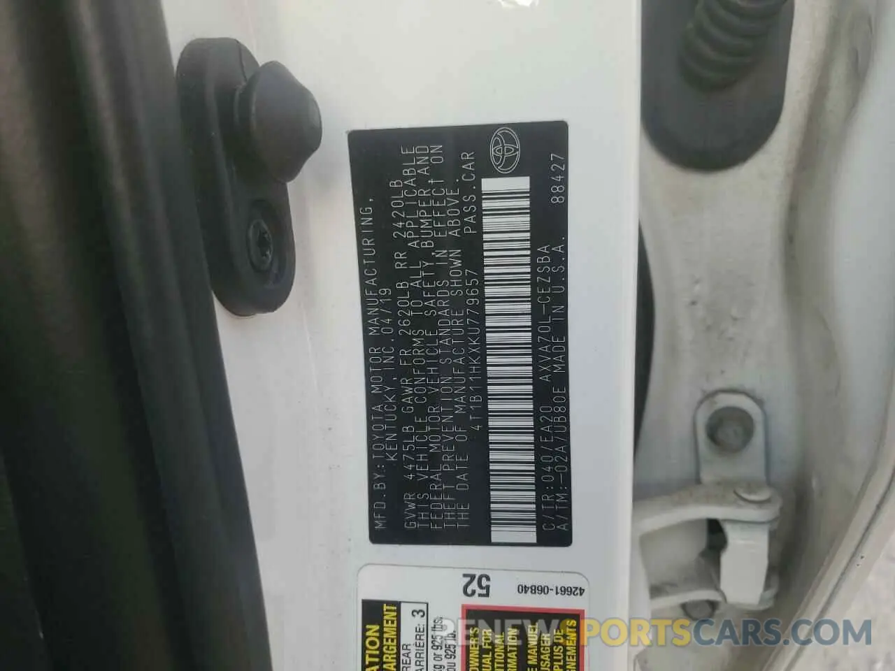 12 Photograph of a damaged car 4T1B11HKXKU779657 TOYOTA CAMRY 2019