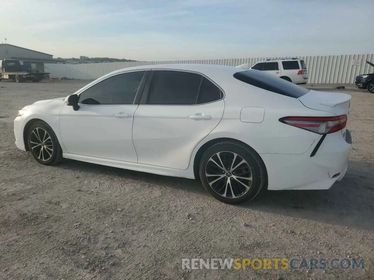2 Photograph of a damaged car 4T1B11HKXKU779657 TOYOTA CAMRY 2019