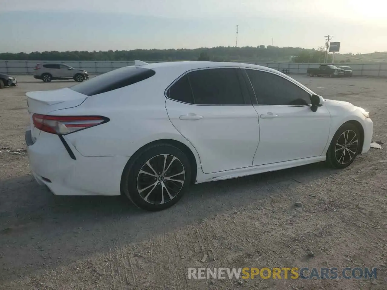 3 Photograph of a damaged car 4T1B11HKXKU779657 TOYOTA CAMRY 2019