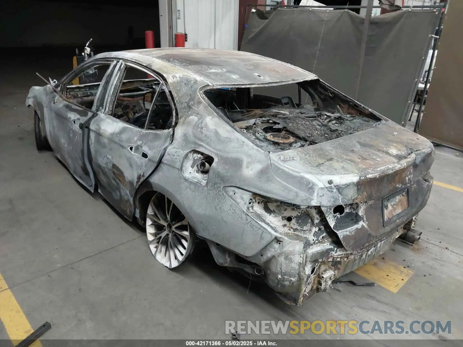 3 Photograph of a damaged car 4T1B11HKXKU782476 TOYOTA CAMRY 2019