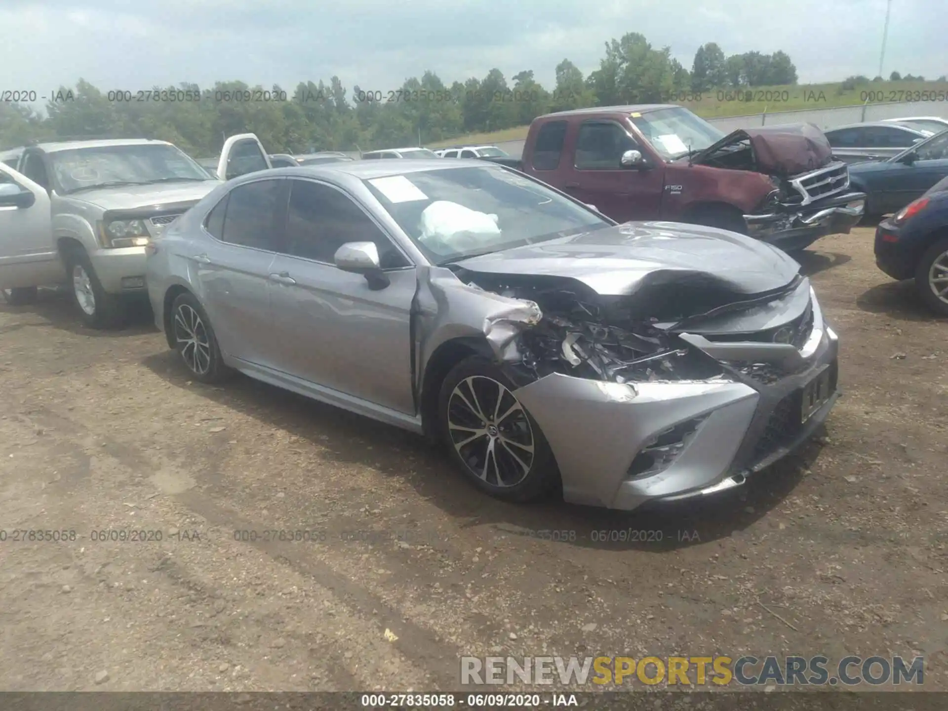 1 Photograph of a damaged car 4T1B11HKXKU784924 TOYOTA CAMRY 2019