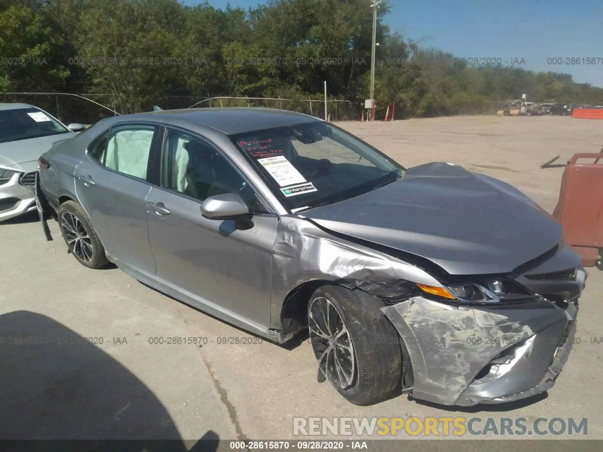 1 Photograph of a damaged car 4T1B11HKXKU785782 TOYOTA CAMRY 2019