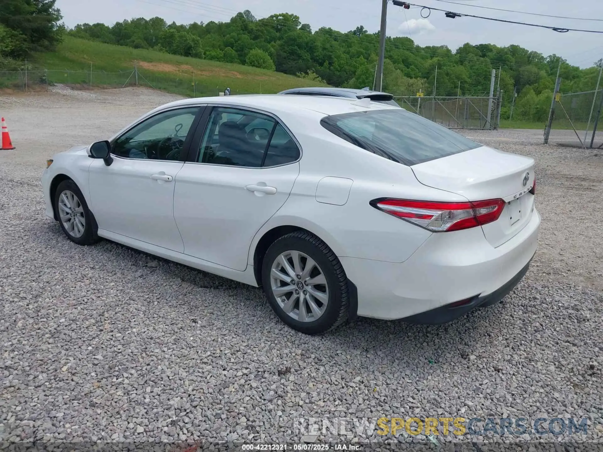 3 Photograph of a damaged car 4T1B11HKXKU786639 TOYOTA CAMRY 2019