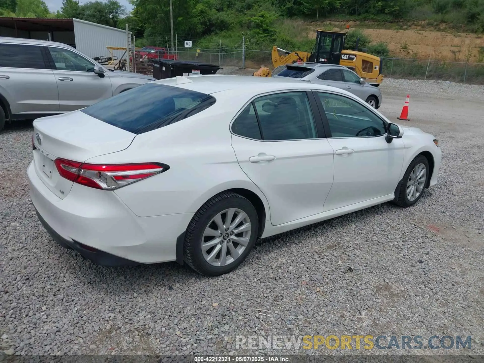 4 Photograph of a damaged car 4T1B11HKXKU786639 TOYOTA CAMRY 2019